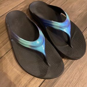 Women’s OOFOS size 10 Atlantis